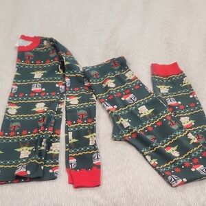 Hanna Andersson Green and Red Baby Yoda Holiday Pajama Set